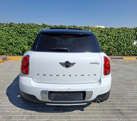 White Mini Countryman 2016