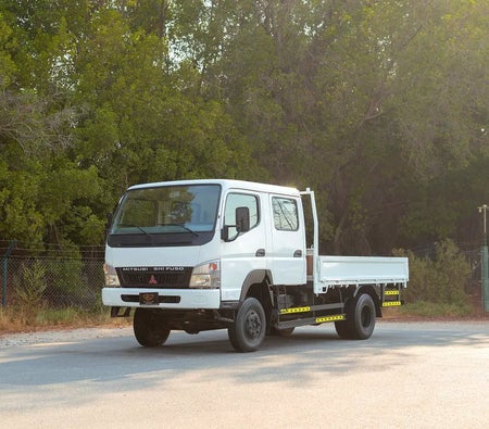 White Mitsubishi Canter 2016 White Mitsubishi Canter 2016