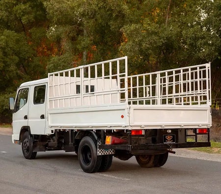 White Mitsubishi Canter 2006