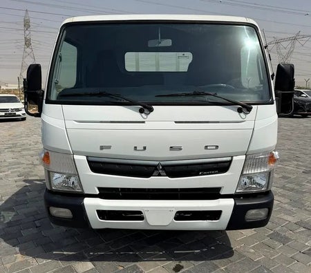 White Mitsubishi Canter 2023 White Mitsubishi Canter 2023
