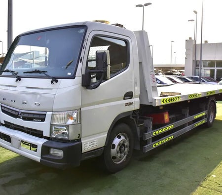 White Mitsubishi Canter 2021 White Mitsubishi Canter 2021