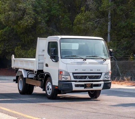 White Mitsubishi Canter 2024 White Mitsubishi Canter 2024