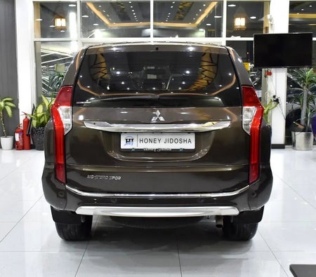 Brown Mitsubishi Montero Sport 2017
