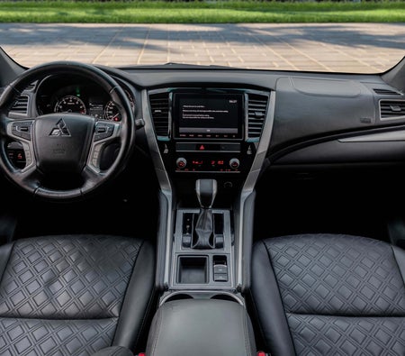 gris Mitsubishi Montero Sport Sport Signature Edition 2022 gris Mitsubishi Montero Sport Sport Signature Edition 2022