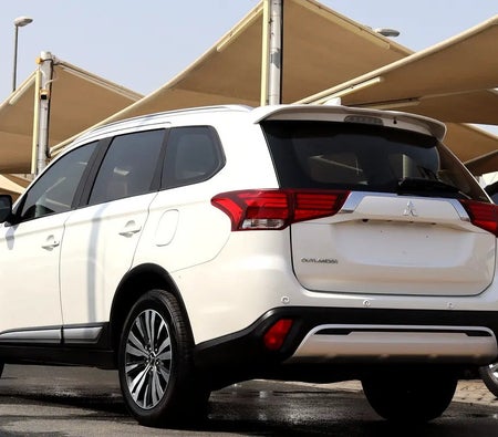 Weiß Mitsubishi Outlander GLX 2023