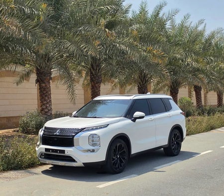 Mitsubishi Outlander 2023, photo 1 of 4