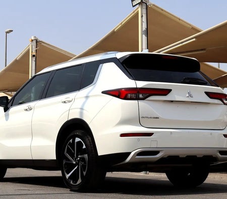 Bianca Mitsubishi Outlander 2023