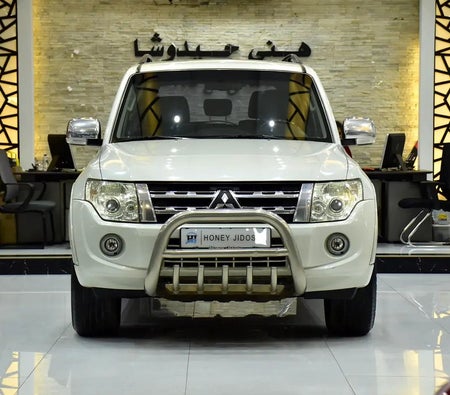 أبيض ميتسوبيشي Pajero GLS 2012 أبيض ميتسوبيشي Pajero GLS 2012