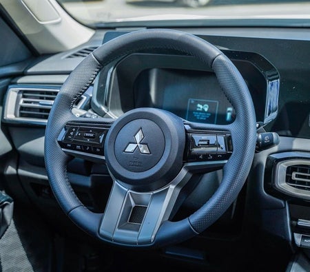 Weiß Mitsubishi Destinator 2026