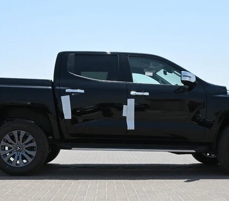 Black Mitsubishi L200 Double Cab 2025