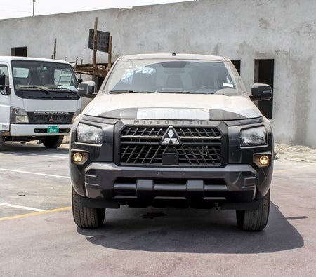 Gris Mitsubishi L200 2025