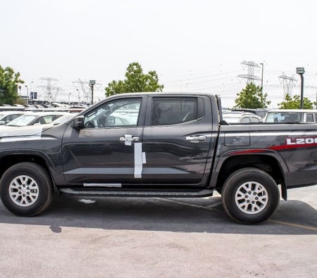Gris Mitsubishi L200 2025