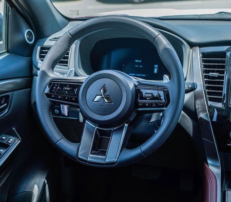 Red Mitsubishi Montero Sport 2025