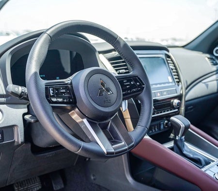 Red Mitsubishi Montero Sport 2025