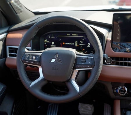 Black Mitsubishi Outlander 2026