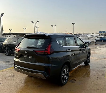 Gray Mitsubishi Xpander 2024