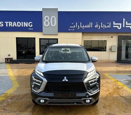 Gray Mitsubishi Xpander 2024