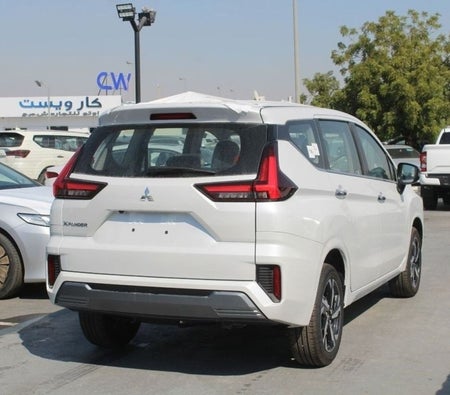 White Mitsubishi Xpander 2024