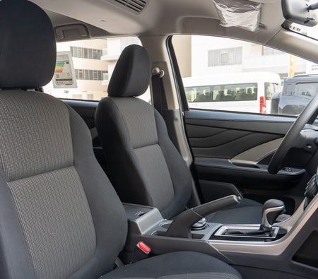 Black Mitsubishi Xpander 2025