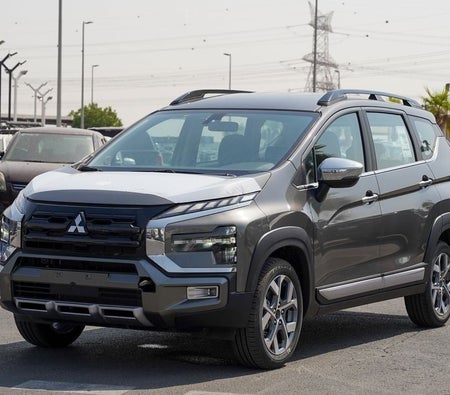 Gray Mitsubishi Xpander 2025