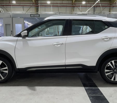 White Nissan Kicks SV 2022