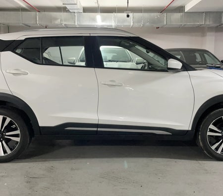 White Nissan Kicks SV 2024