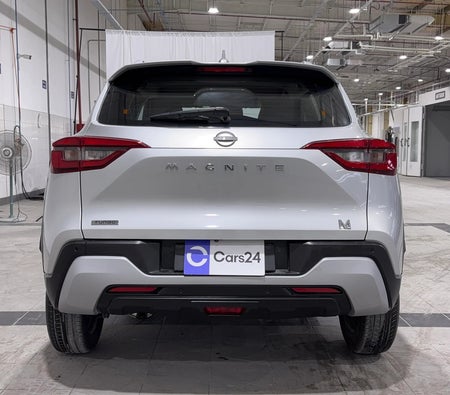 Silber Nissan Magnite S 2025
