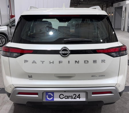 Weiß Nissan Pathfinder SL 2024 Weiß Nissan Pathfinder SL 2024