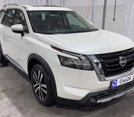 Weiß Nissan Pathfinder SL 2024 Weiß Nissan Pathfinder SL 2024