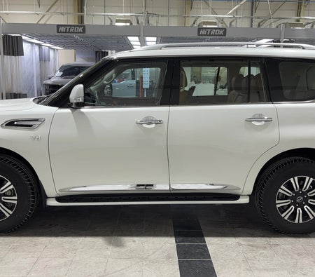 White Nissan Patrol LE T2 2024 White Nissan Patrol LE T2 2024