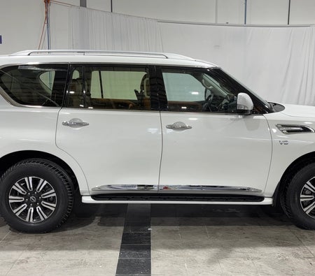 White Nissan Patrol LE T2 2024 White Nissan Patrol LE T2 2024