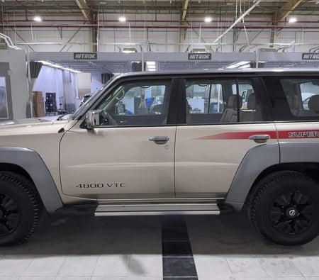 ذهبي نيسان باترول سوبر سفاري 2020 ذهبي نيسان باترول سوبر سفاري 2020