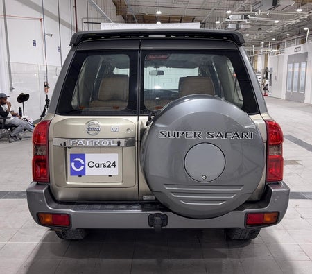 Gold Nissan Patrol Super Safari 2020