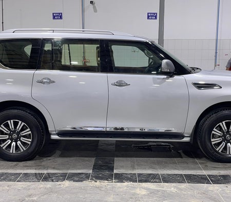 Silber Nissan Patrol SE Titanium 2021
