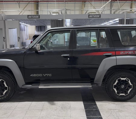 Black Nissan Patrol Super Safari 2022 Black Nissan Patrol Super Safari 2022