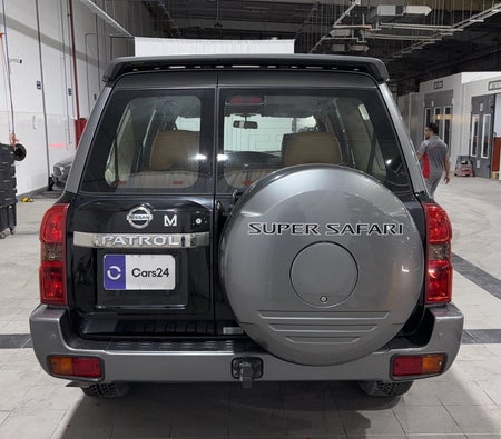Black Nissan Patrol Super Safari 2022 Black Nissan Patrol Super Safari 2022