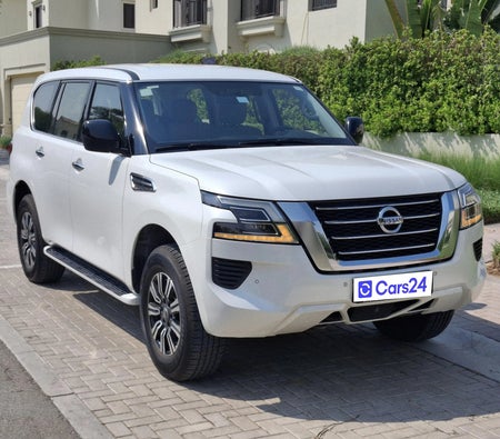 Weiß Nissan Patrol XE 2021 Weiß Nissan Patrol XE 2021