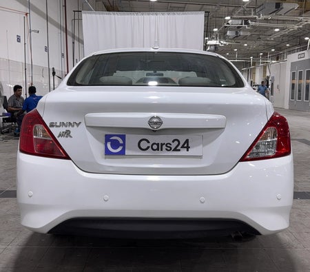 Weiß Nissan Sunny SV 2024