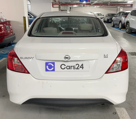Weiß Nissan Sunny SV 2024