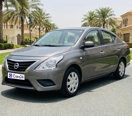 Gris Nissan Sunny SV 2023 Gris Nissan Sunny SV 2023