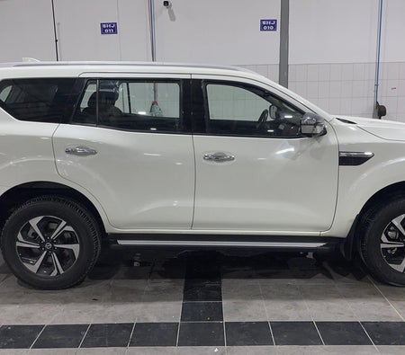 White Nissan Xterra Platinum 2024