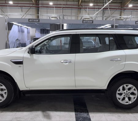 White Nissan Xterra SE 2024