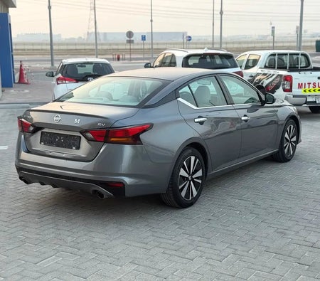 Gray Nissan Altima SV 2021