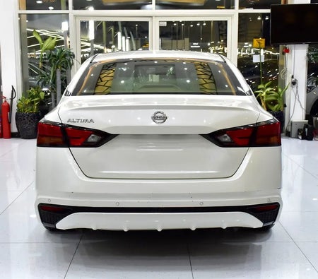 Weiß Nissan Altima S 2020