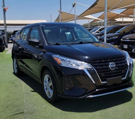 Black Nissan Kicks 2021
