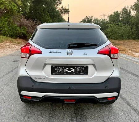 Silber Nissan Kicks SV 2018 Silber Nissan Kicks SV 2018
