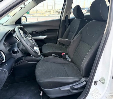 White Nissan Kicks S 2022