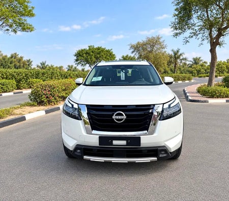 Nissan Pathfinder SL 2025, photo 2 of 4