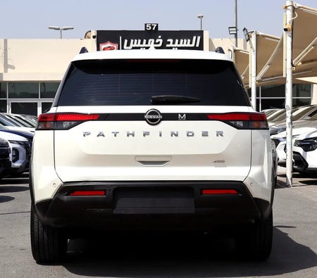 أبيض نيسان باثفايندر إس 2023 أبيض نيسان باثفايندر إس 2023