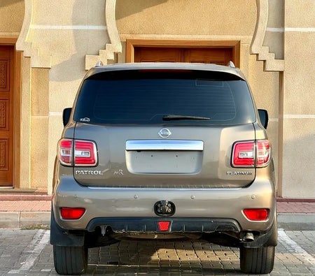 gris Nissan Patrol LE Platinum 2016